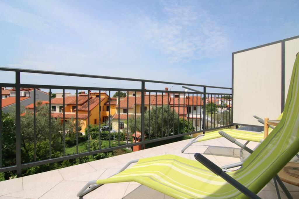 Apartments Kristina Fazana D Bagian luar foto