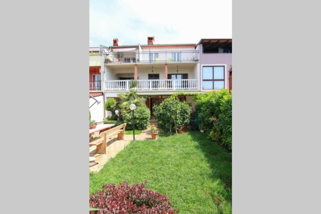 Apartments Kristina Fazana D Bagian luar foto